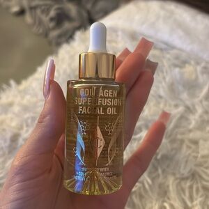 Charlotte Tilbury superficial oil